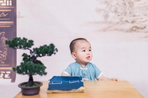 磐石宝宝腿纹不对称怎么办 磐石宝宝腿纹不对称怎么办